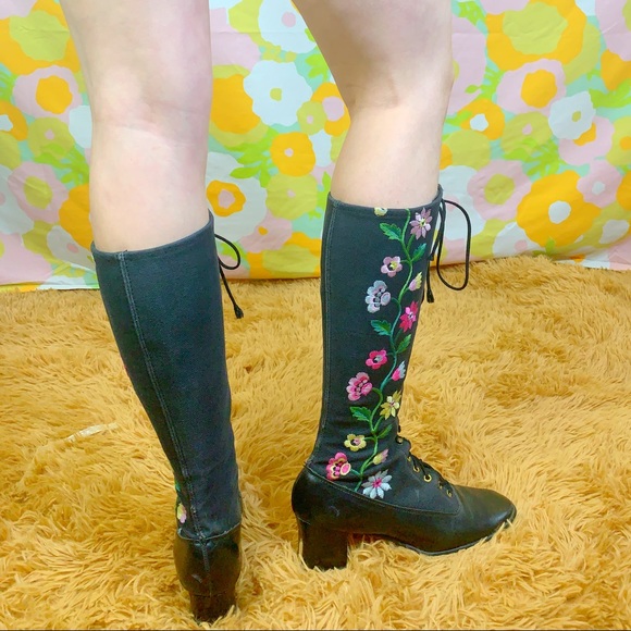 SOLD 60s 70s Penny Lane Embroidered Gogo Boots - Picture 3 of 3